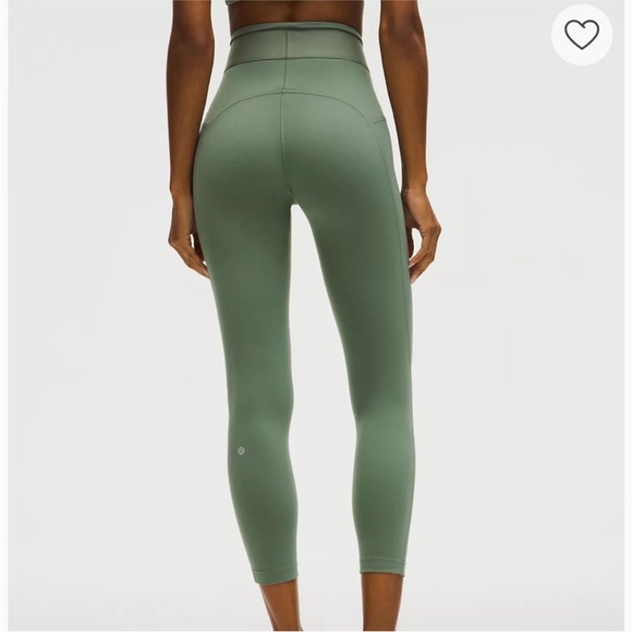 Lululemon License to Train High-Rise Tight 25"- Size 8 - Picture 3 of 9